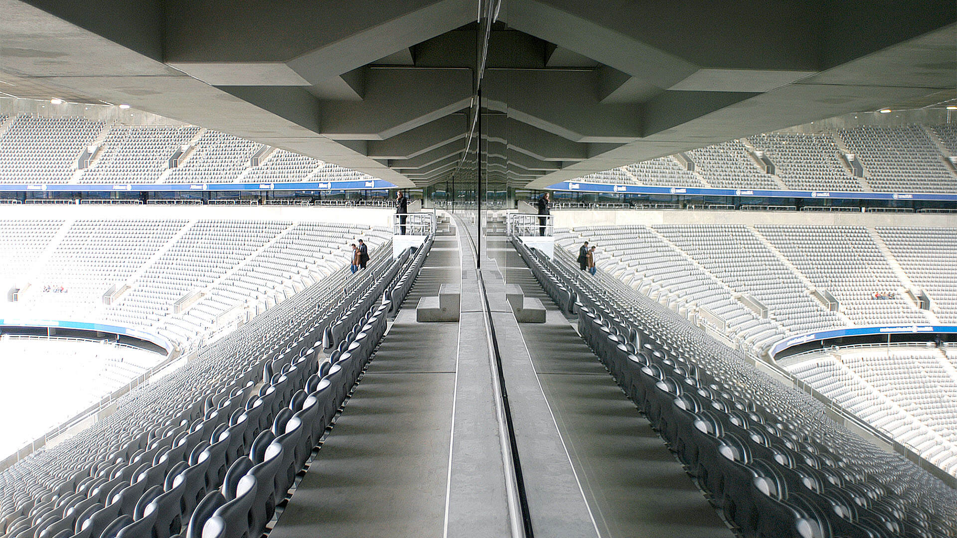 Architektur, Fotografie, Allianz Arena, München, eifertfotodesign, Ulm, Architektur, Fotograf, Eifert, Neu-Ulm, Spiegelung, ungewöhnliche Perspektive, Allianz Arena Sitzreihen