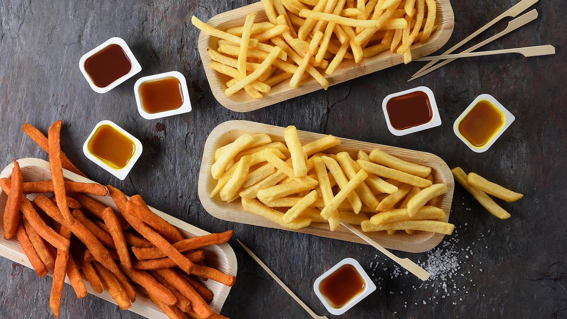 Foodfoto Ulm Eifert Foto Pommes Süsskartoffelpommes Foodporn heiß und fettig essen macht glücklich Transgourmet Foodfotografie Neu-Ulm Food Fotografie Eifertfotodesign