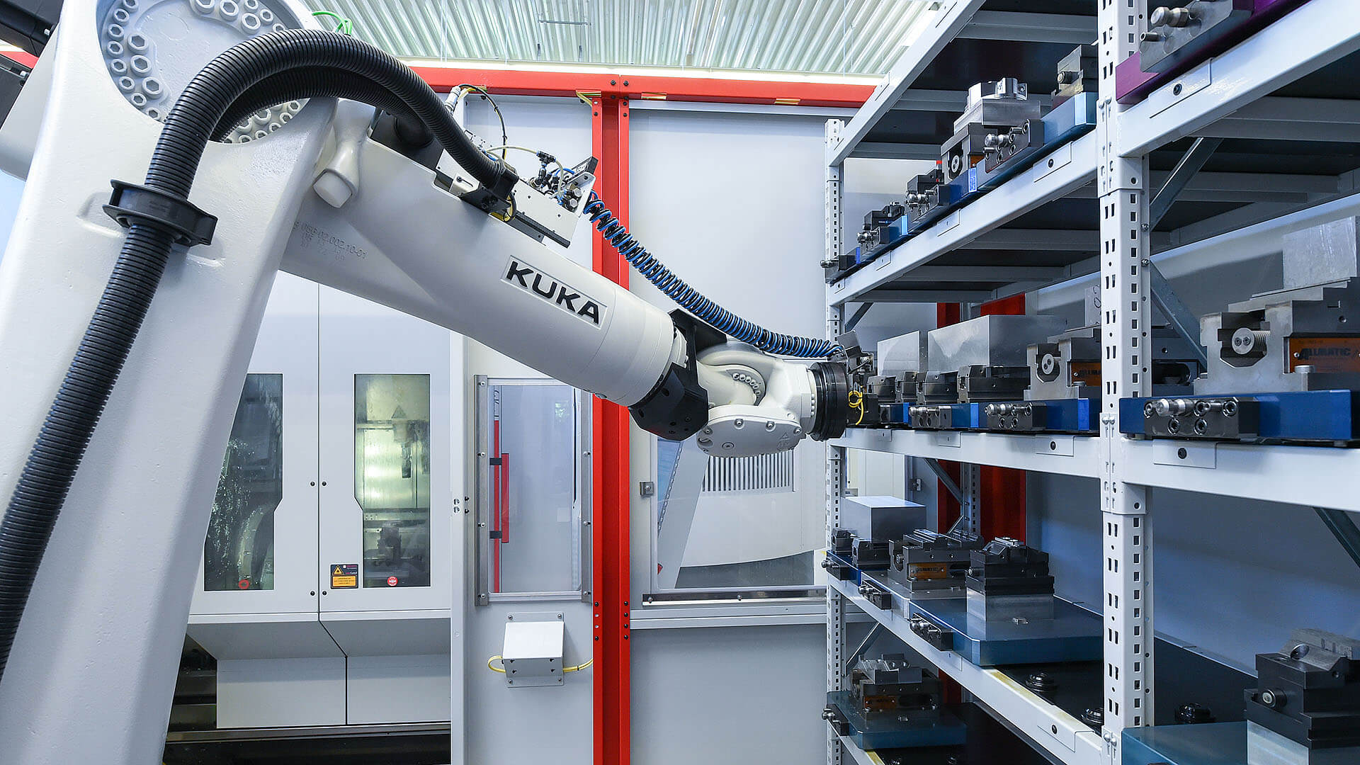 Werbefotograf Ulm Fotograf Neu-Ulm eifertfotodesign Industriefoto braun Elektronik plus Feinwerktechnik Laupheim Fotos für Unternehmen Firma fotografieren