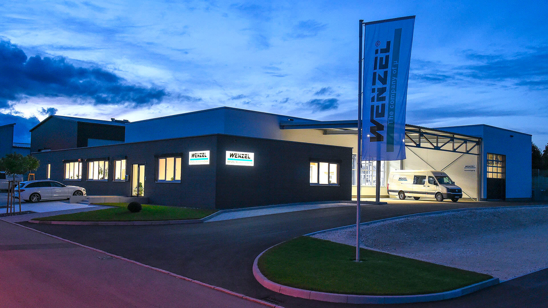 Firmenfotografie Neu-Ulm professioneller Fotograf Unternehmen Fotografenteam für Agenturen Ulm Fotografie Industriehalle fotografieren eifertfotodesign Fotostudio Ulm Wenzel Messtechnik Blaubeuren Eifert Fotodesign 