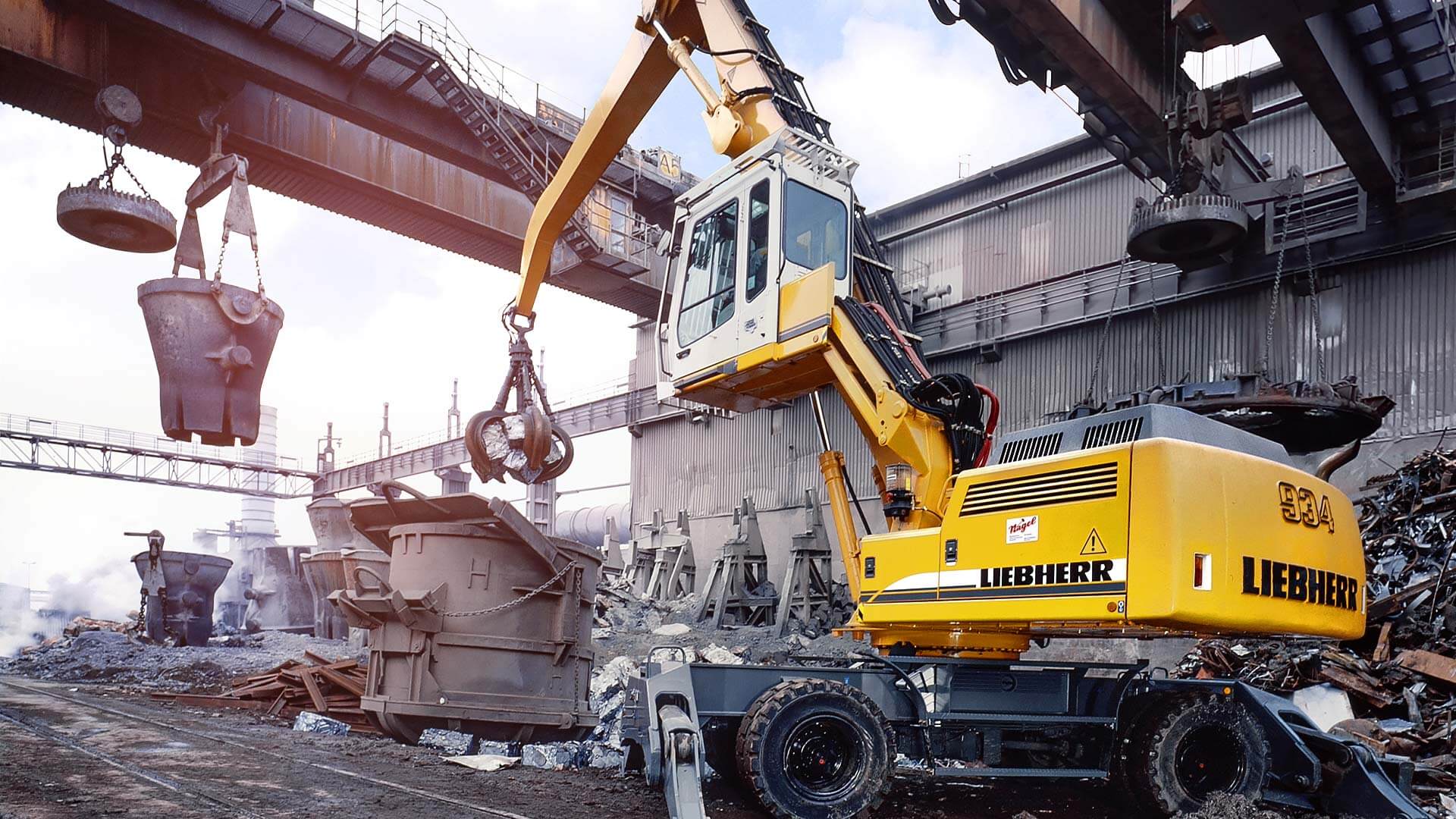 Fotograf Neu-Ulm Liebherr Bagger eifertfotodesign Industriefotograf Ulm Produktfotografie Eifert Foto Design Fotos für Werbeagenturen Industrieaufnahmen Action Fotos
